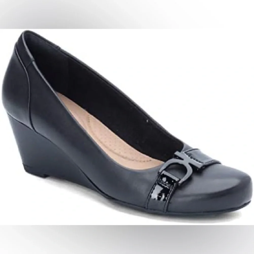 Clarks Women's Flores Poppy Pump size 11 NWOB
